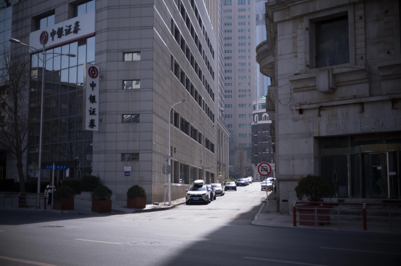 FANG photograph 015: 城市通道,大连 / City Passage, Dalian