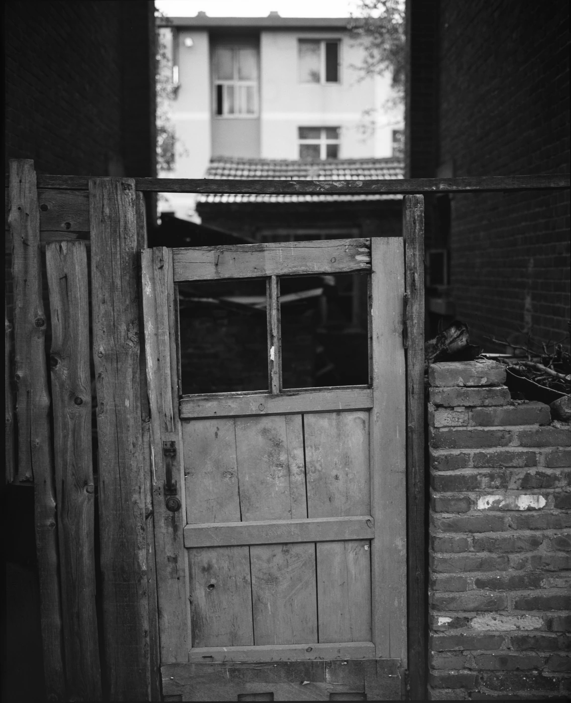FANG photograph 023: 大连胶片 #08 / Dalian Film Scan 08