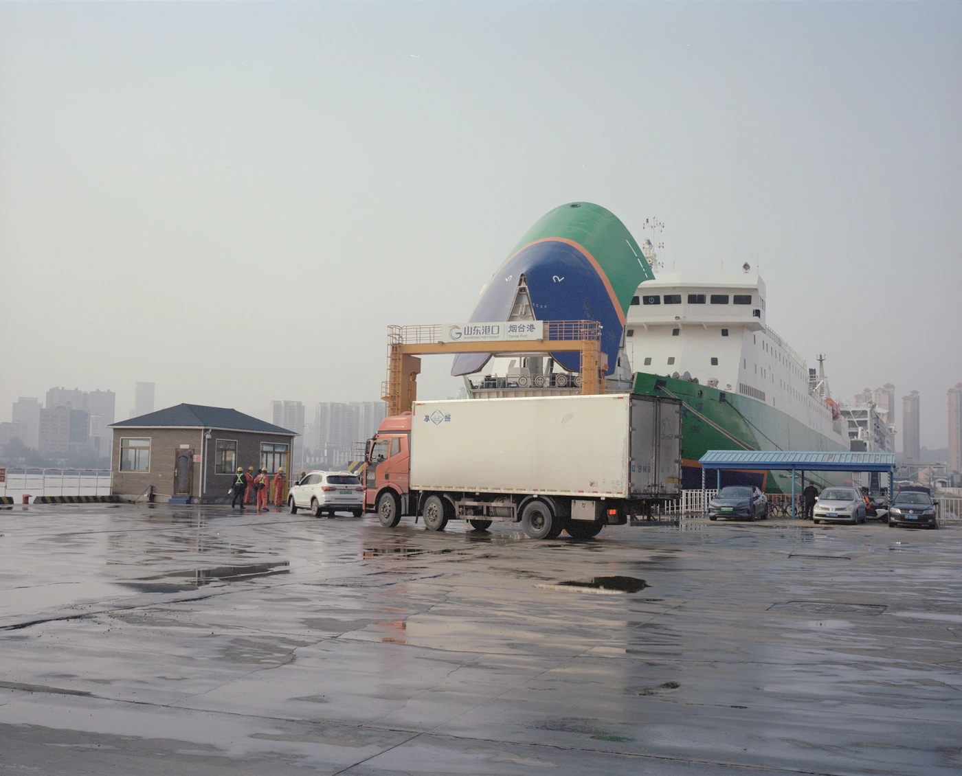 FANG photograph 058: 彩色胶片 #10 / Color Film Scan 10