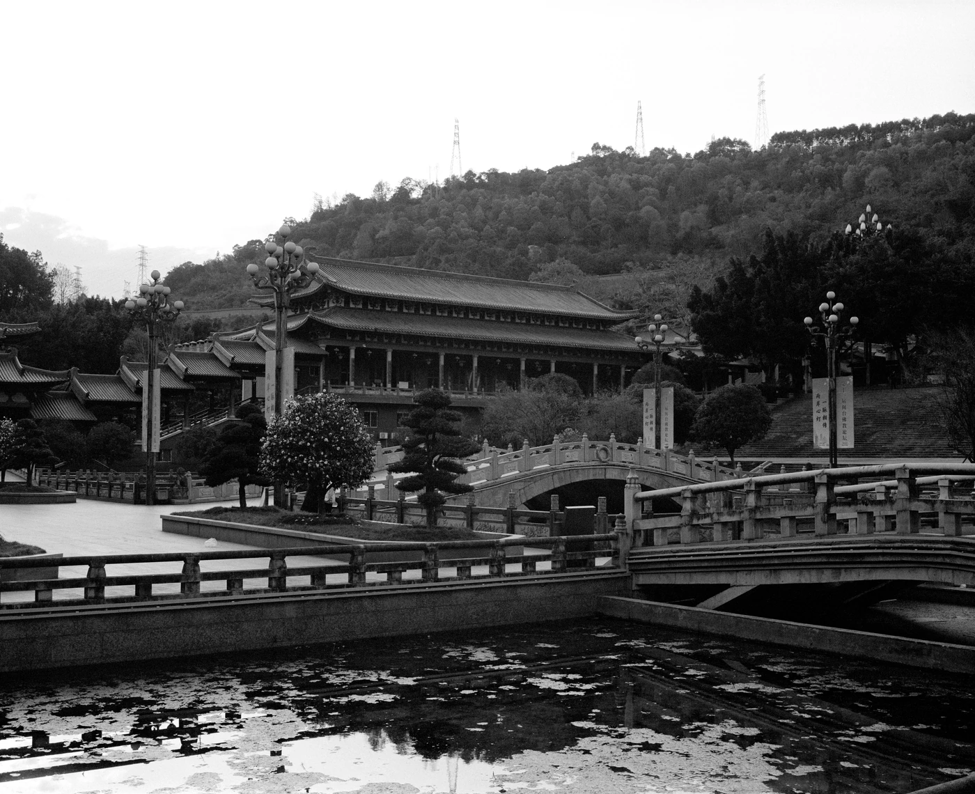 FANG photograph 124: 池畔亭台 / Pavilion, Pond Edge