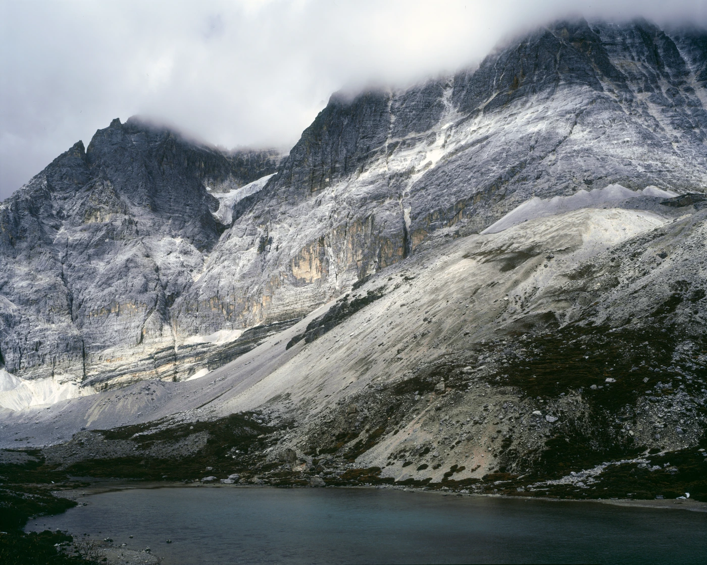 FANG photograph 145: 雪峰湖泊 / Lake & Snow Peaks