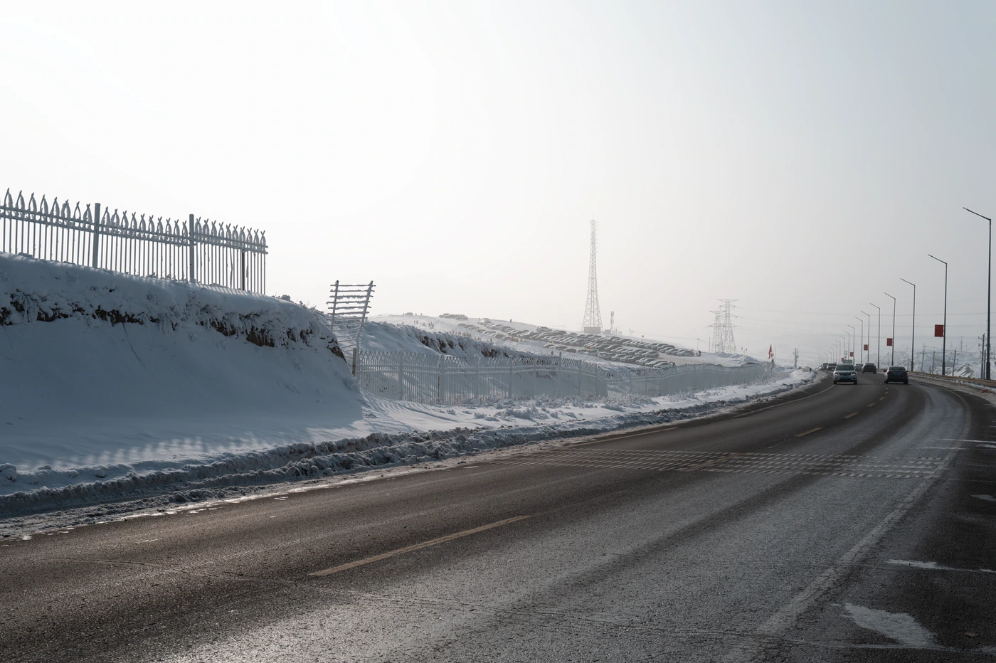 FANG photograph 162: 雪原公路 / Snowfield Road