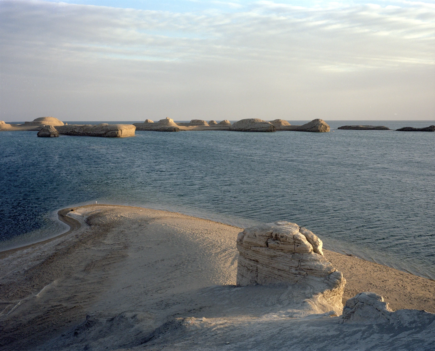 FANG photograph 153: 潮间岩体 / Intertidal Rock