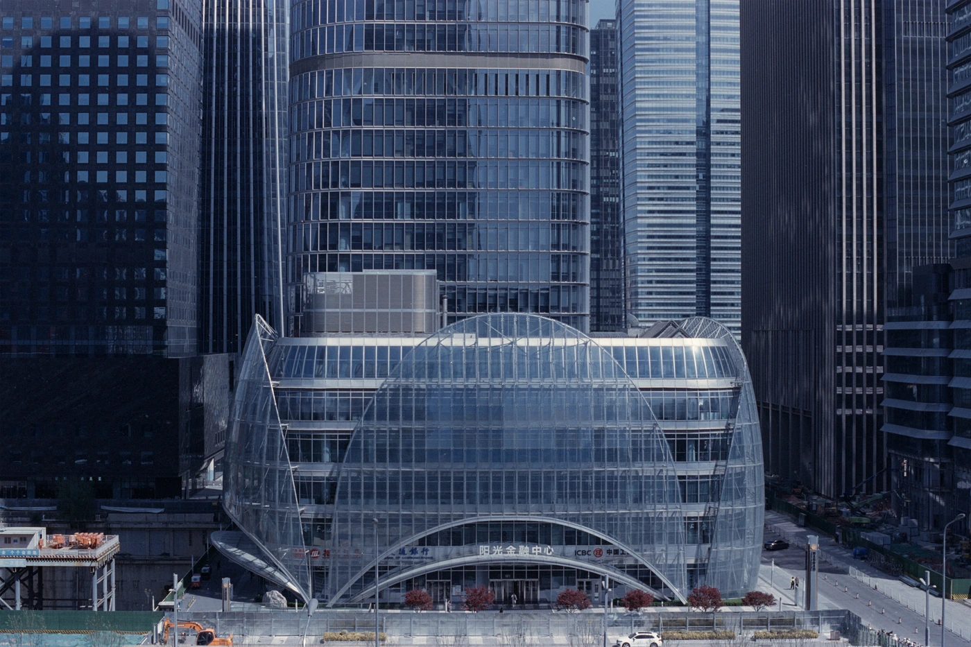 FANG photograph 071: 玻璃厅与高楼 / Glass Hall & Towers