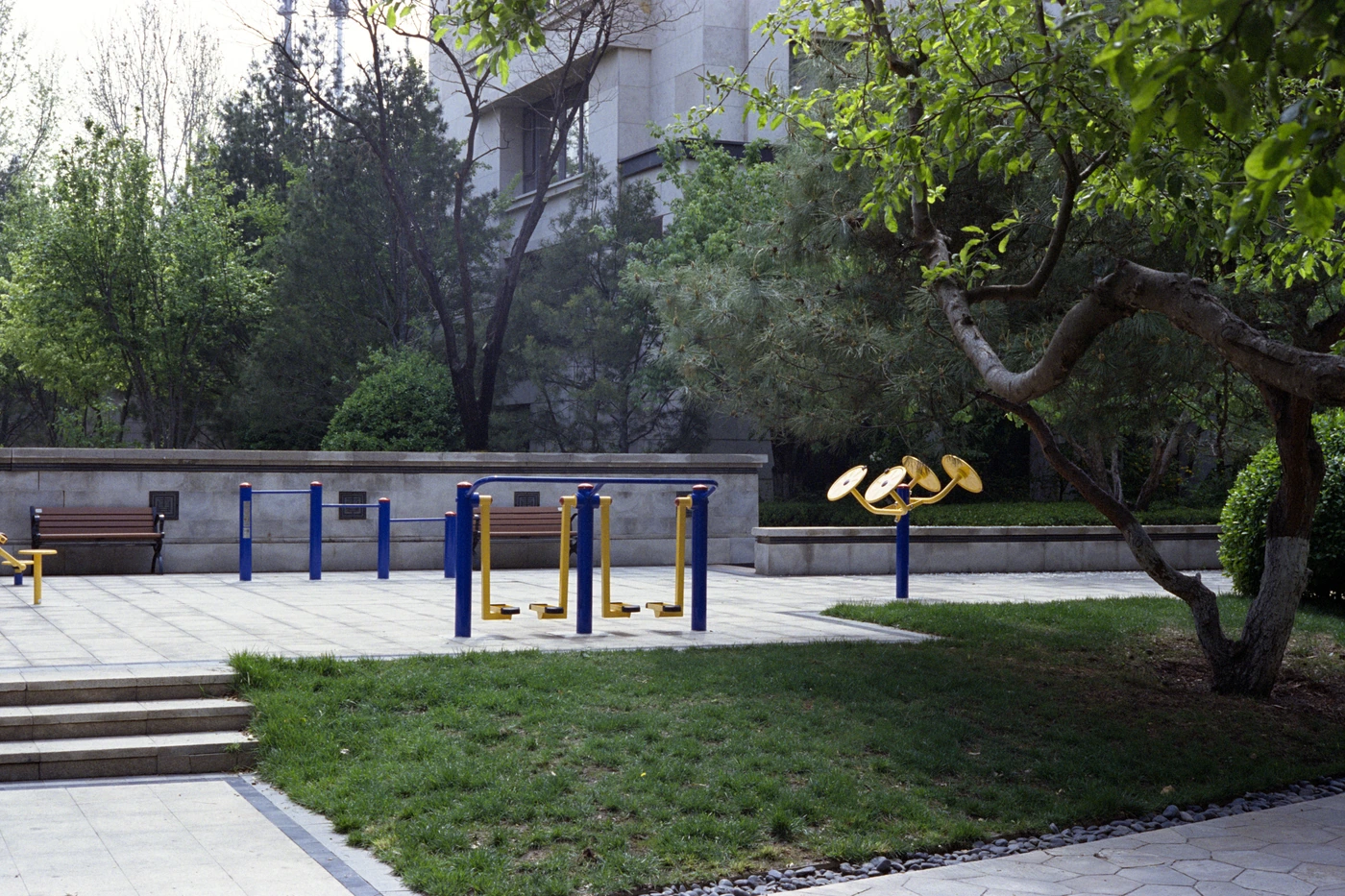 FANG photograph 086: 健身场 / Exercise Ground